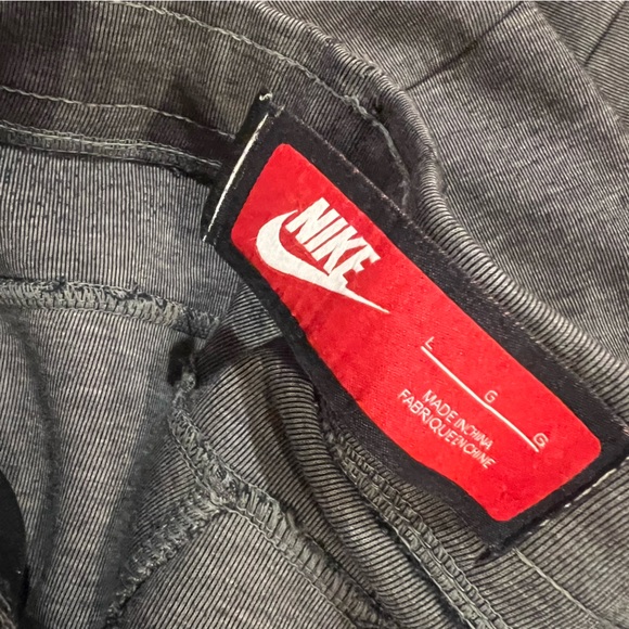 Pair of Nike Sweatpants - Picture 11 of 12